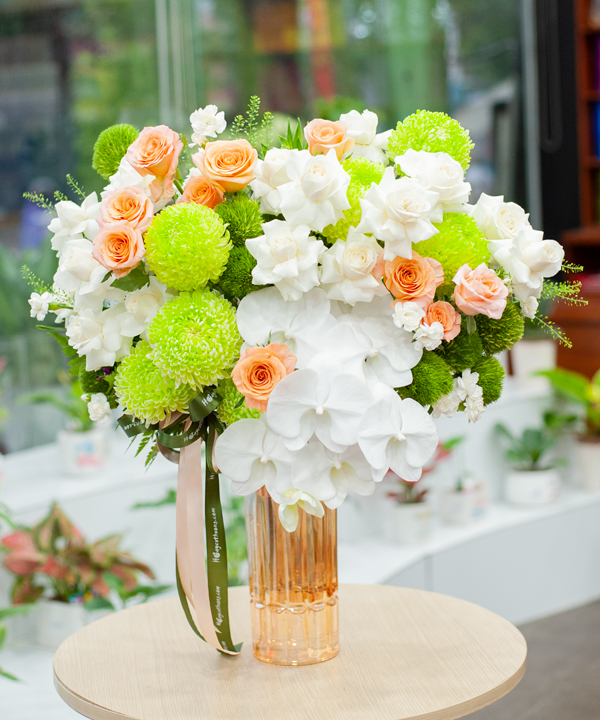 Bình hoa sinh nhật trắng xanh thanh lịch gallery