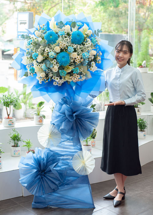 Kệ hoa khai trương tone xanh hiện đại gallery
