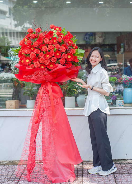 Kệ hoa khai trương đỏ rực may mắn gallery