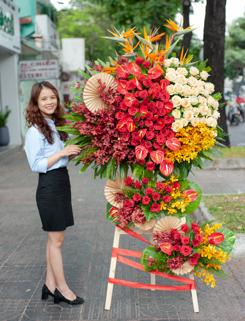 Kệ hoa khai trương đỏ vàng sang trọng gallery