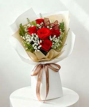 Bó hoa hồng đỏ nhẹ nhàng